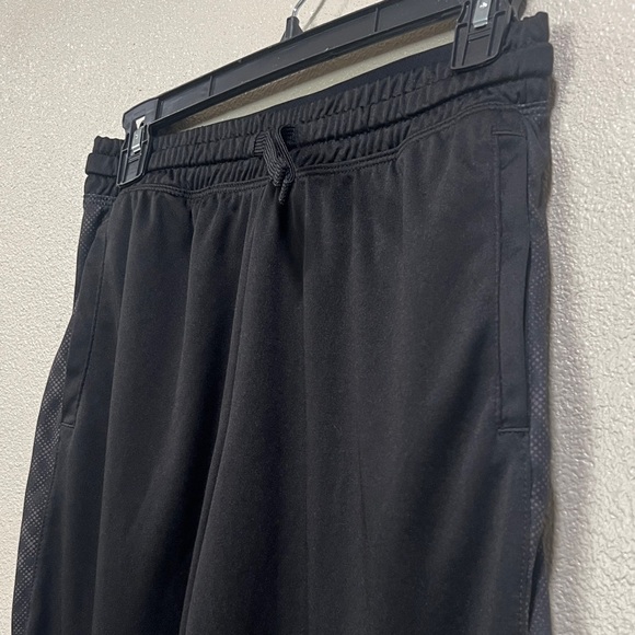 Russell Athletic Black Drawstring Shorts - Picture 2 of 6